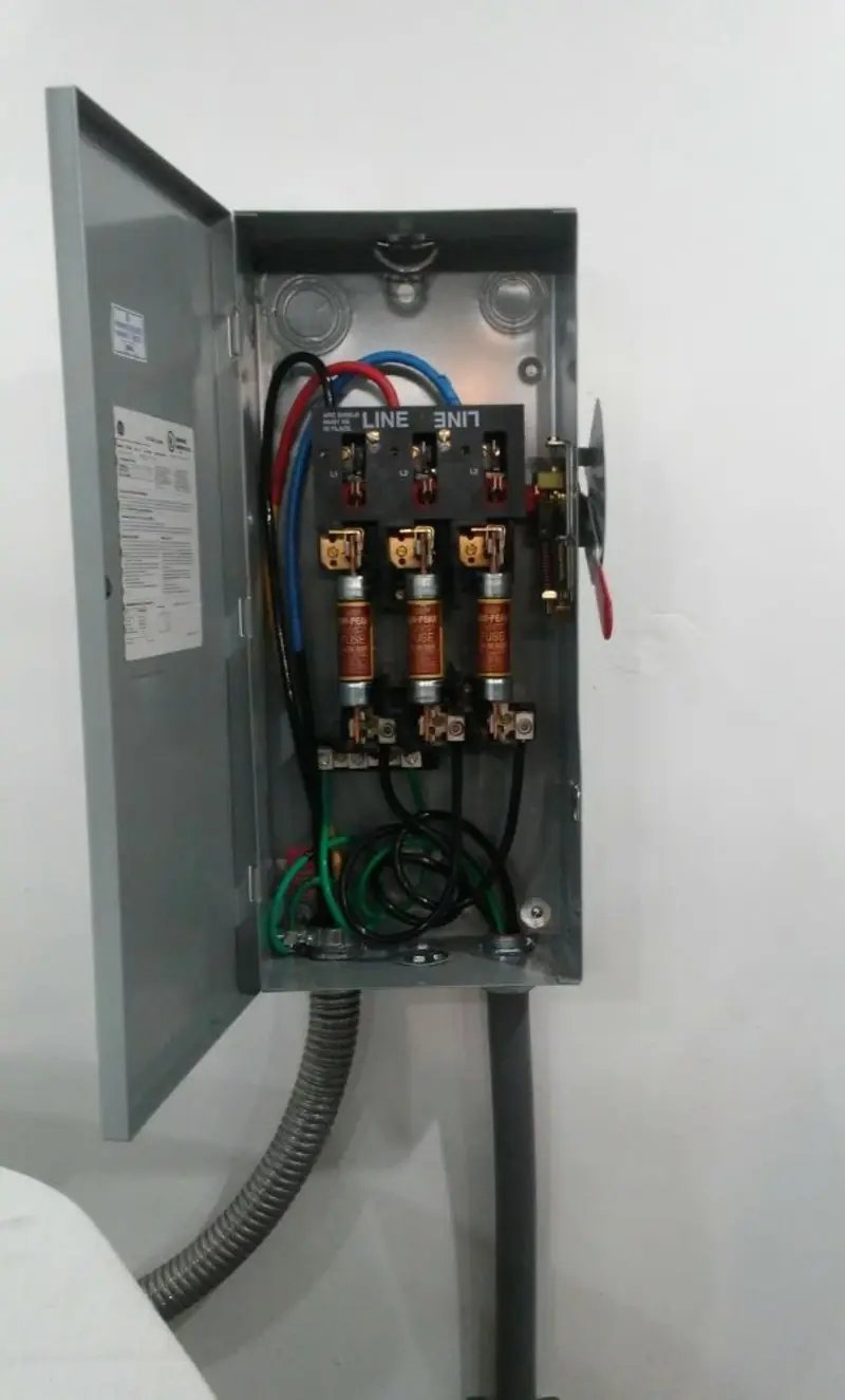 Three-phase disconnect switch installed for Electrical Wiring & Rewiring in Seminole